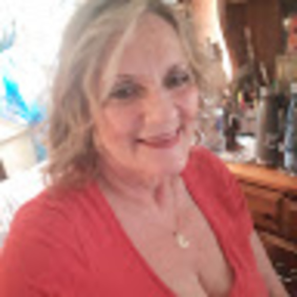 Meet your Posher, Melissa - Picture 1 of 1